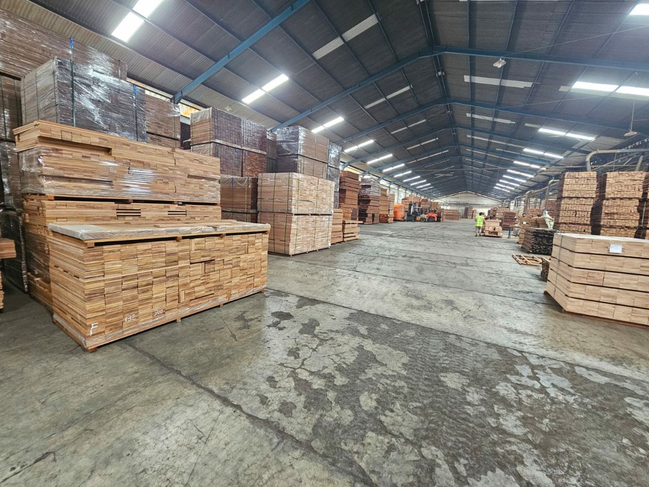harga papan kayu